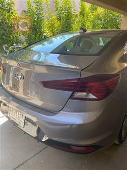 هیوندای ئەلەنترا